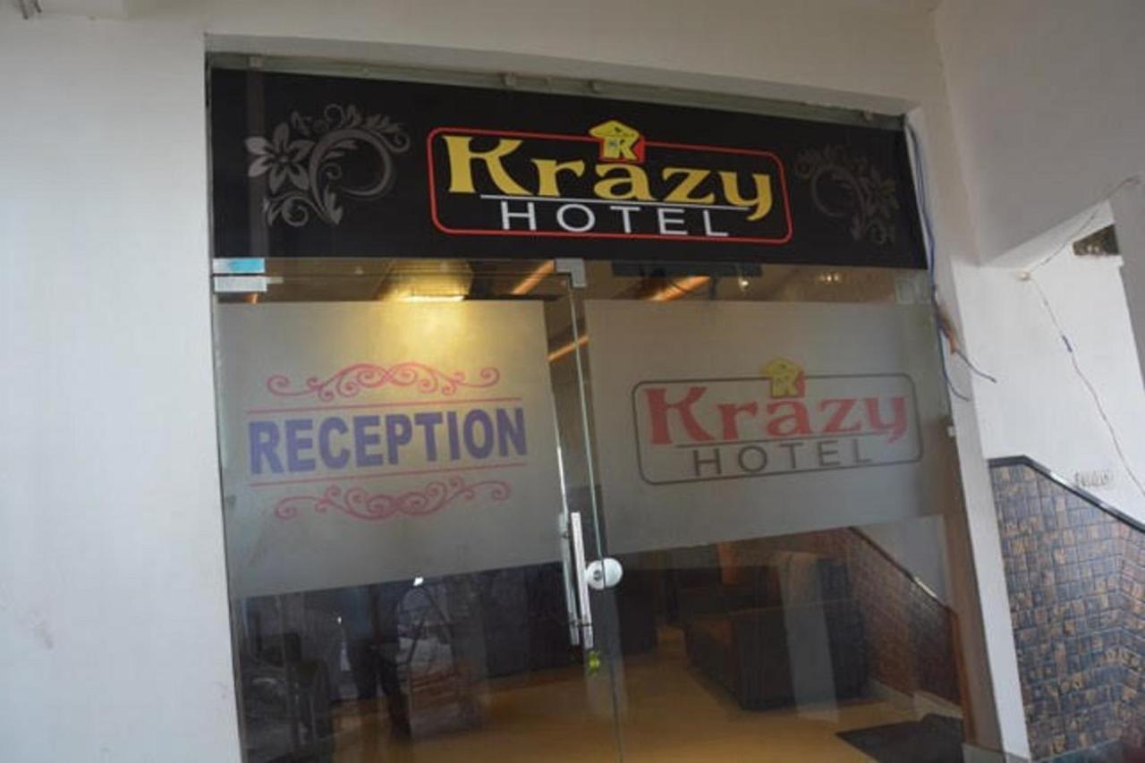 Krazy Hotel Халдвані Екстер'єр фото